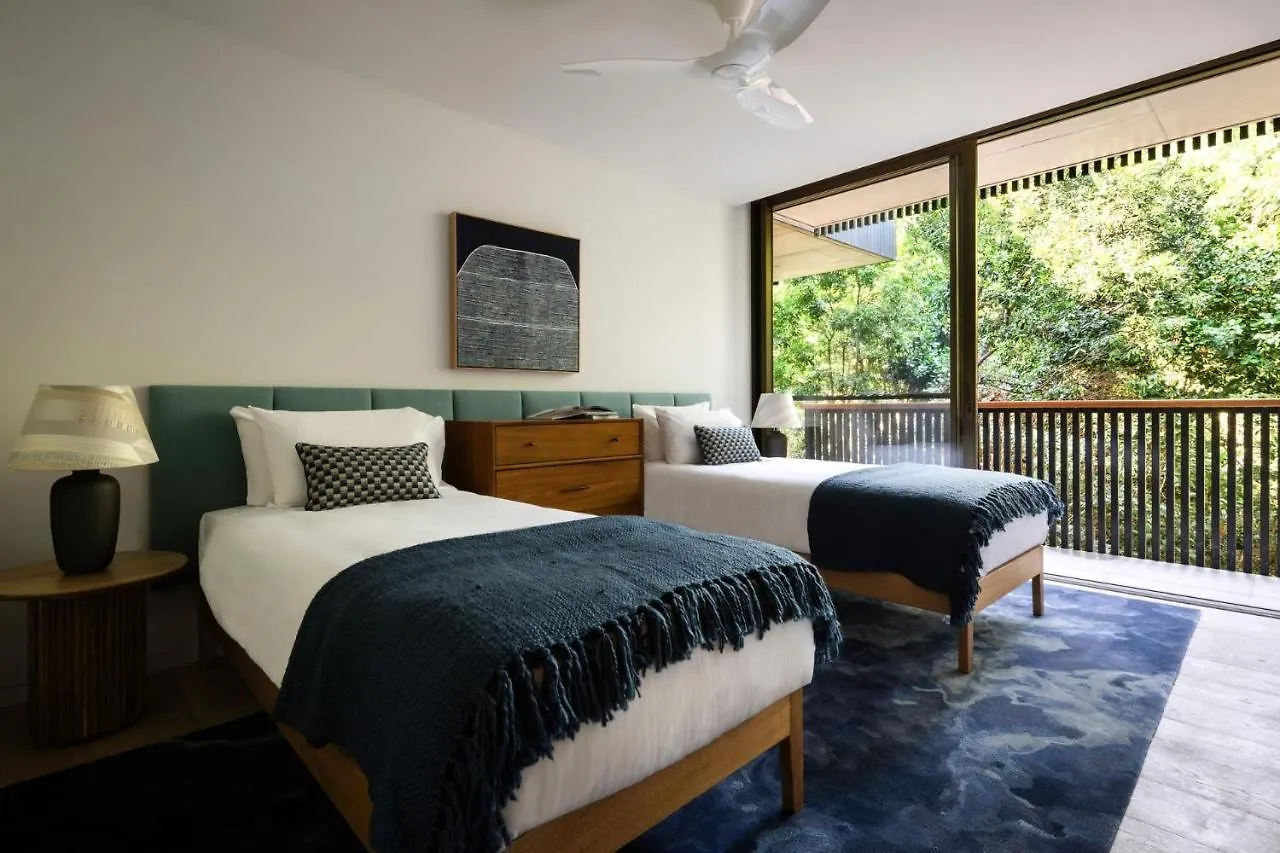 Moonrise - 4 Bedroom Designer Home Above Wategos Beach Byron Bay Australia