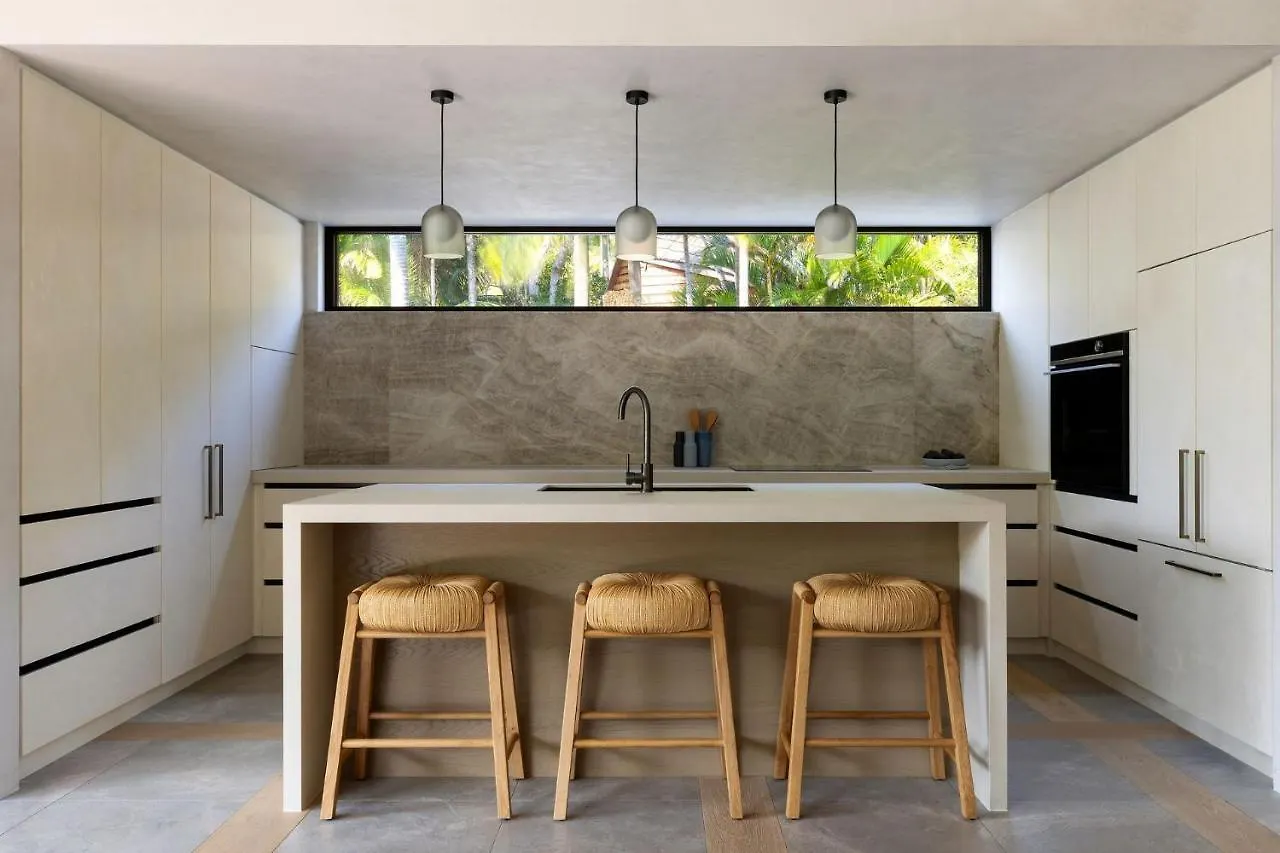 Moonrise - 4 Bedroom Designer Home Above Wategos Beach Byron Bay 0*,  Australia
