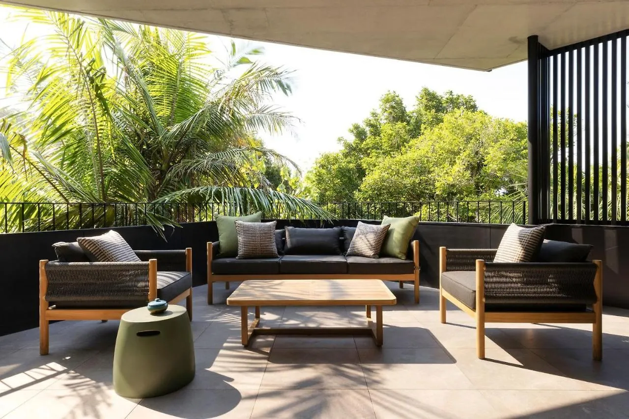 Moonrise - 4 Bedroom Designer Home Above Wategos Beach Byron Bay